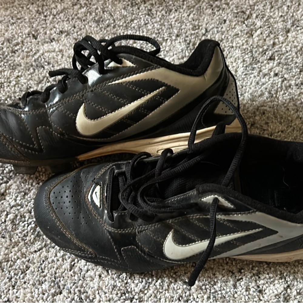 Nike softball/baseball cleats
